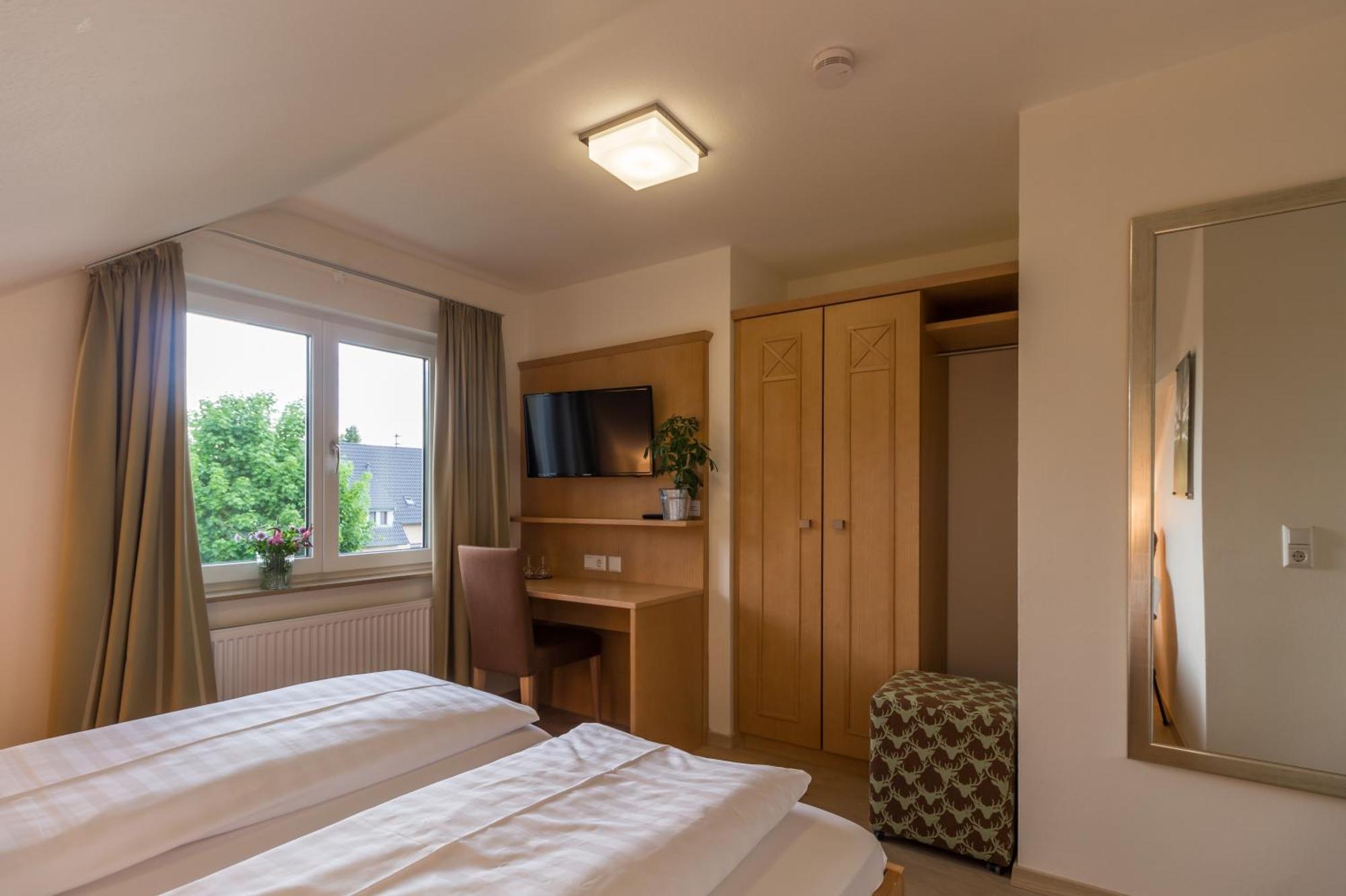 Gästehaus Burgblick Bisingen Zimmer foto